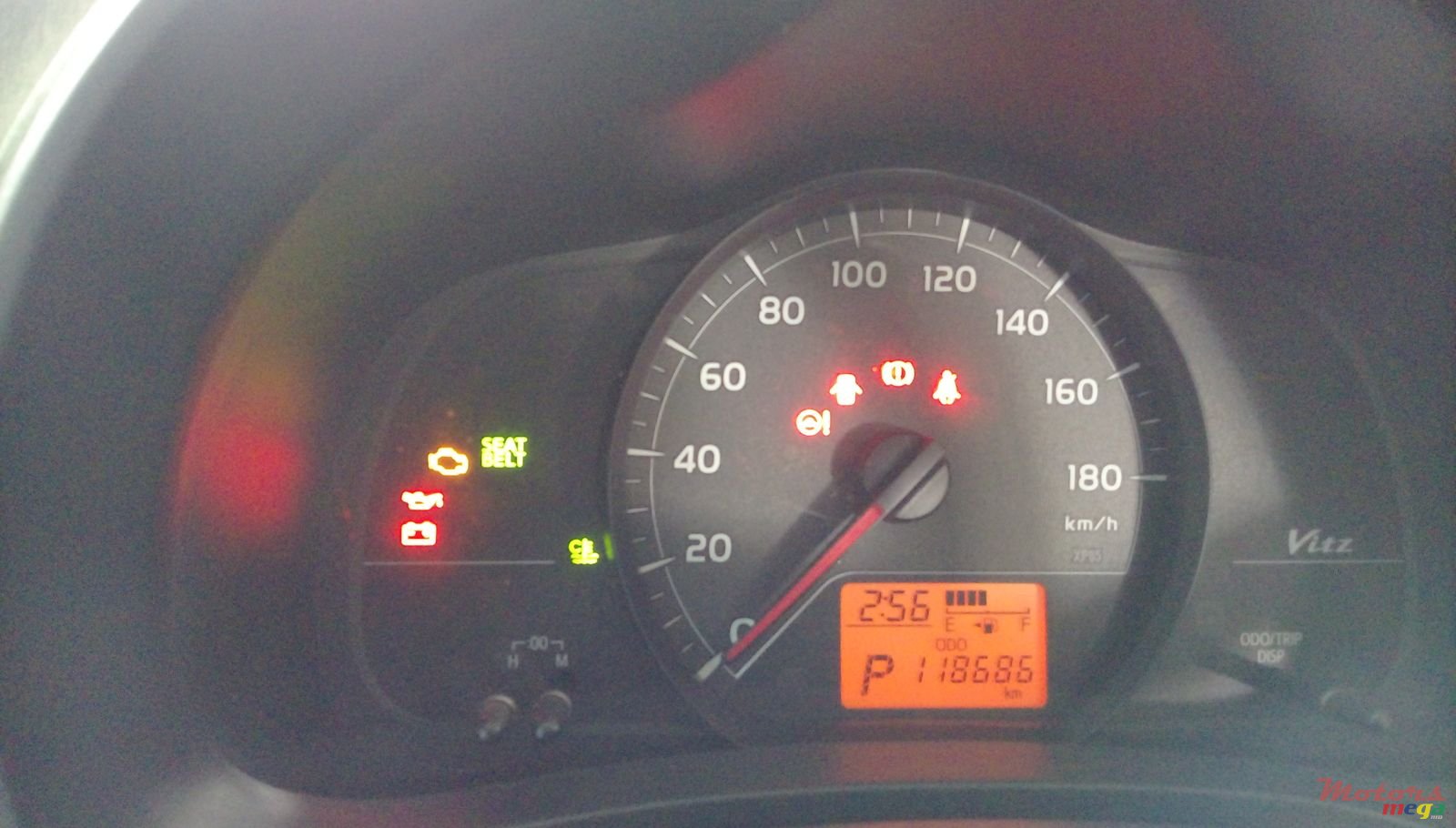 2011' Toyota Vitz photo #4