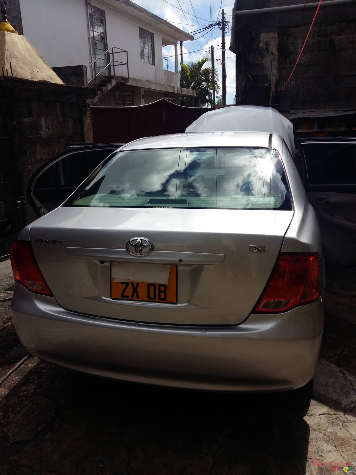 2008' Toyota Axio photo #2