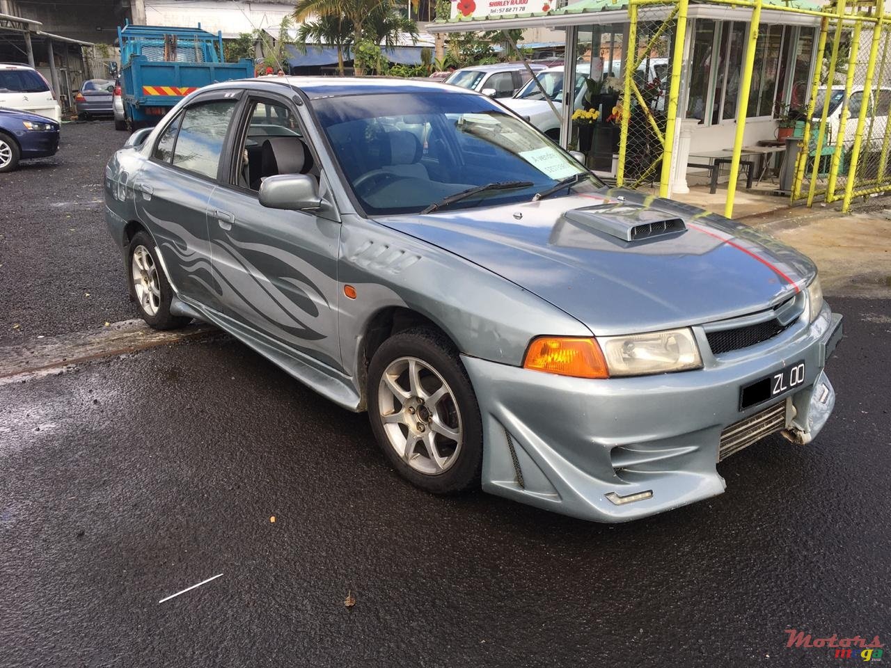 2000' Mitsubishi Lancer photo #1