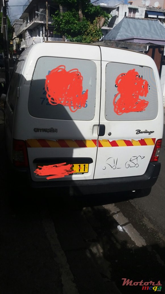 2011' Citroen Berlingo photo #2