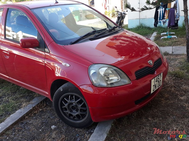 2000' Toyota Vitz photo #1