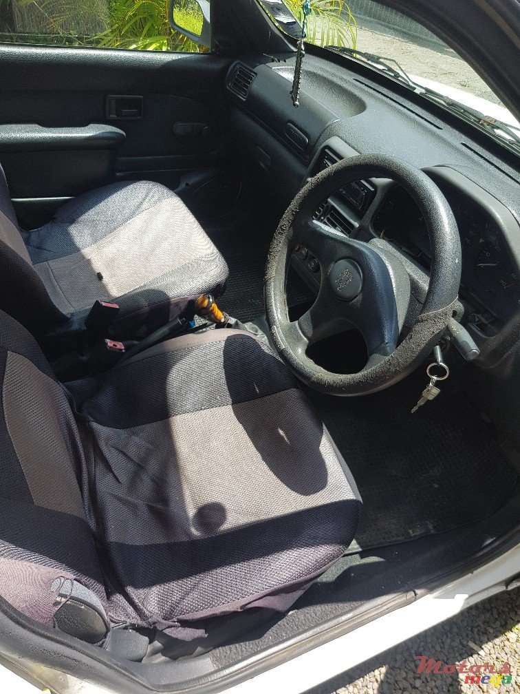 2001' Peugeot 106 photo #3