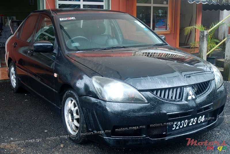 2004' Mitsubishi Lancer photo #1
