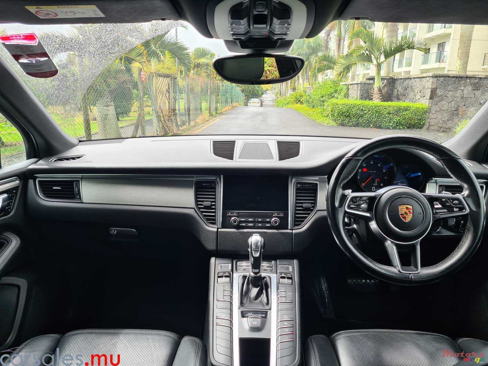 2018' Porsche Macan 2.0 photo #5