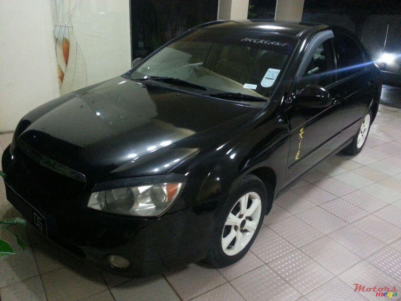 2005' Kia Cerato photo #1