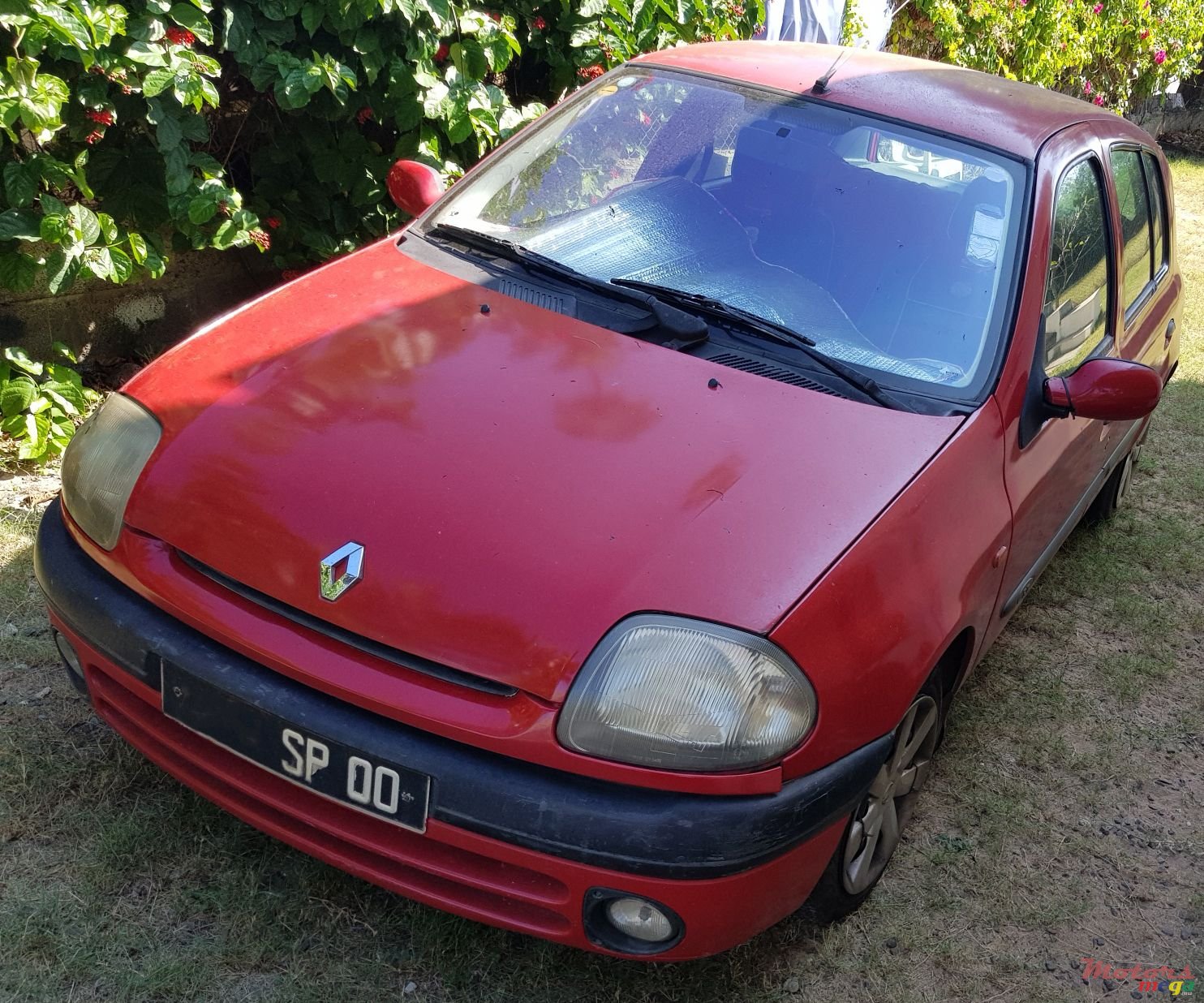 2000' Renault Clio photo #2