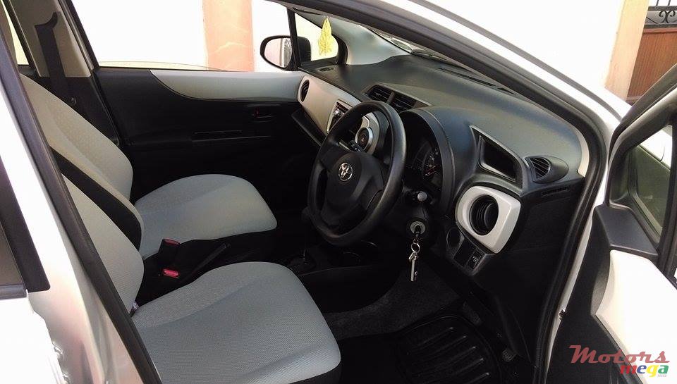 2012' Toyota Vitz photo #4