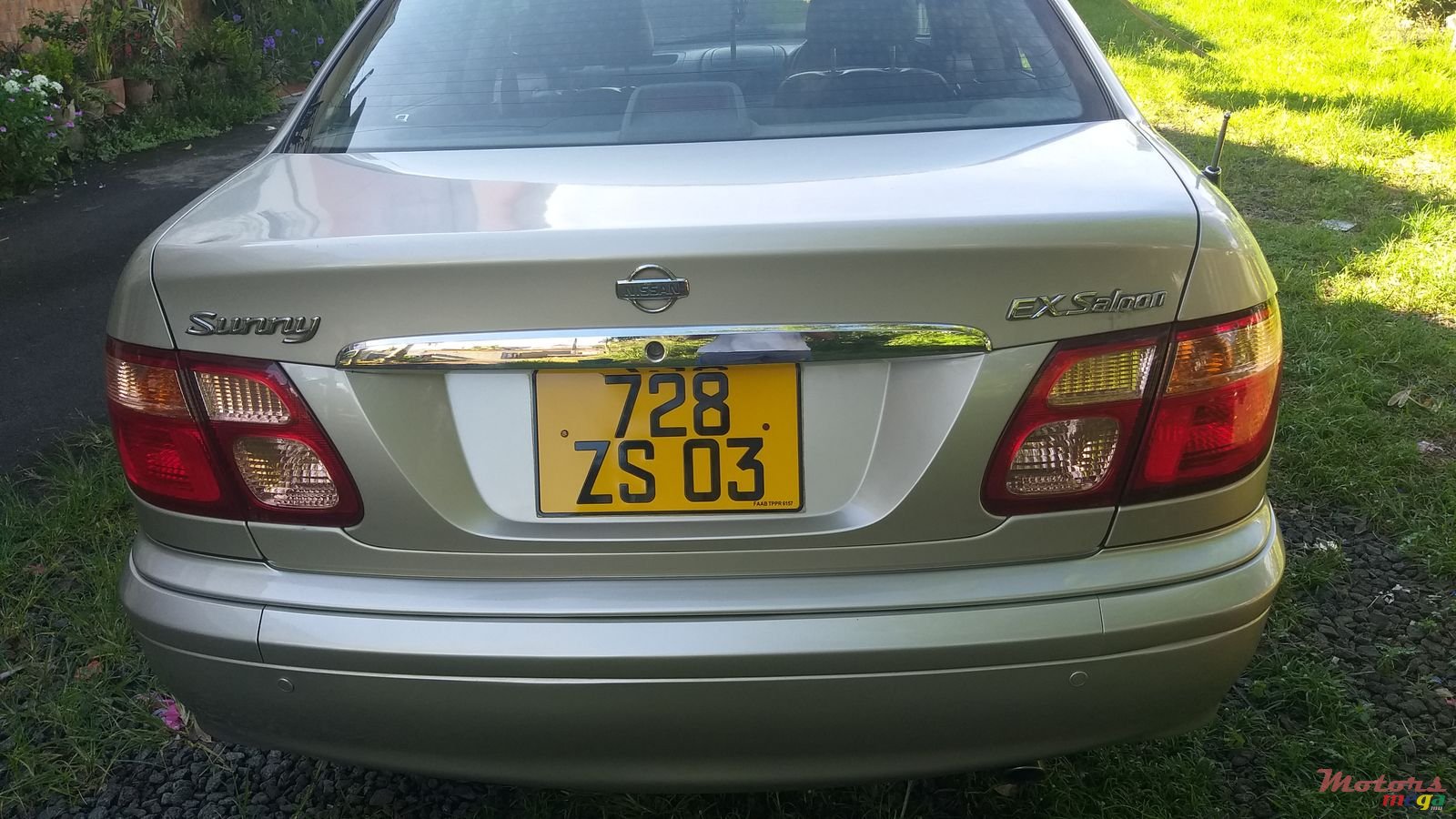 2003' Nissan Sunny photo #1