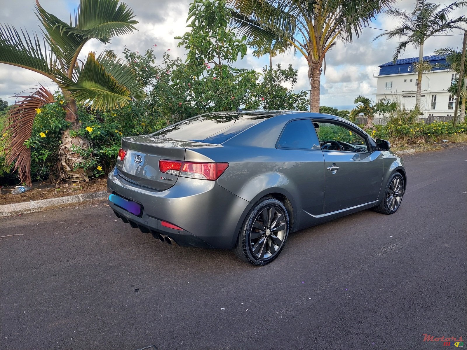 2011' Kia Koup photo #1