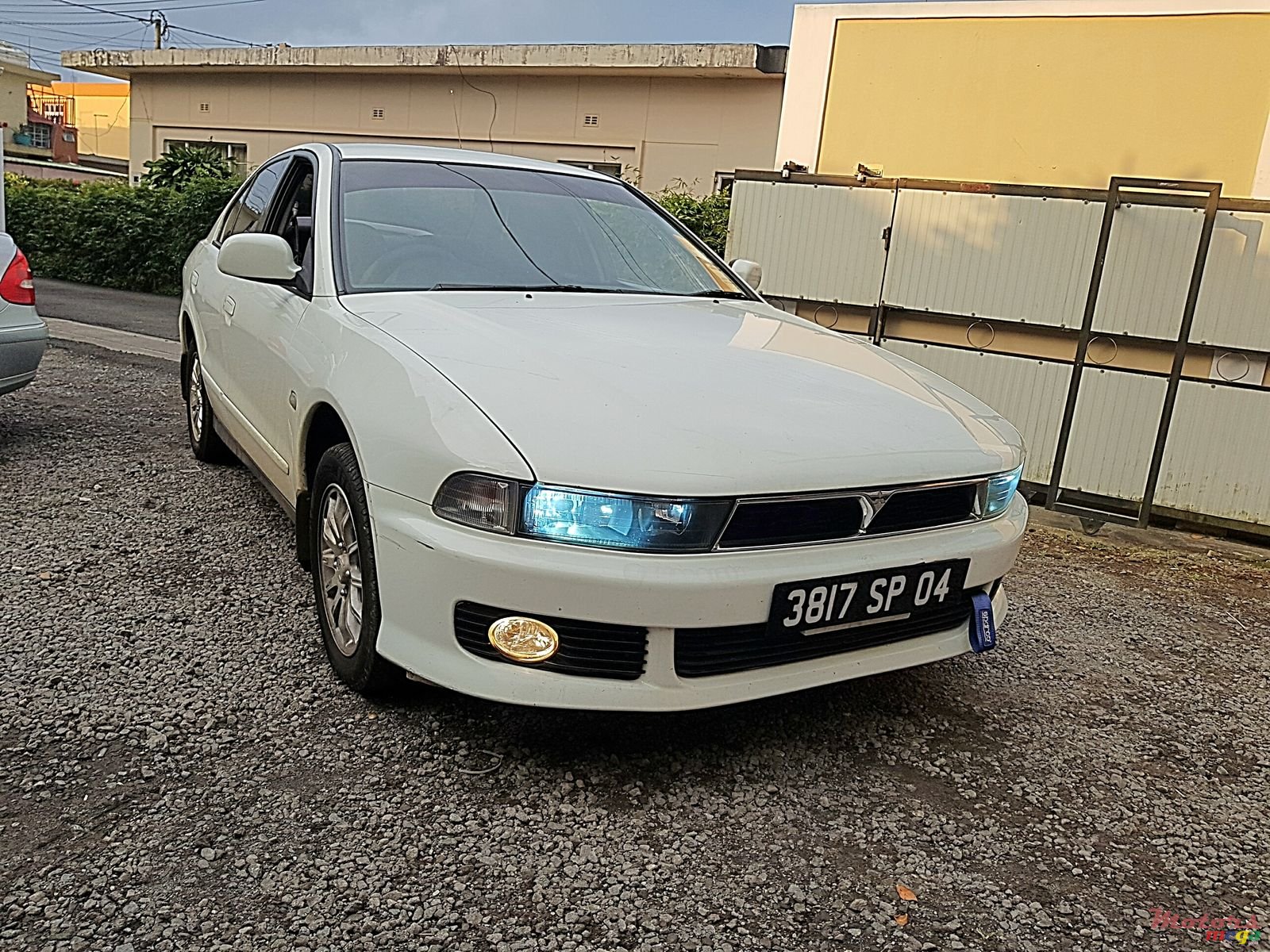 2004' Mitsubishi Galant photo #1