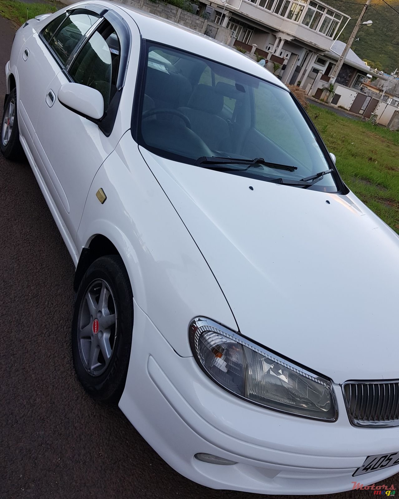 2000' Nissan N16 Full Option photo #3