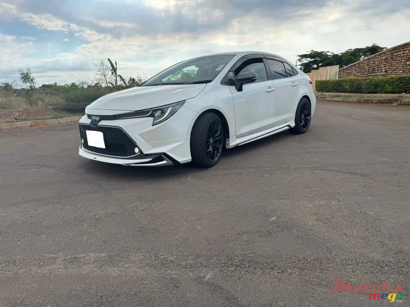2021' Toyota Corolla photo #2