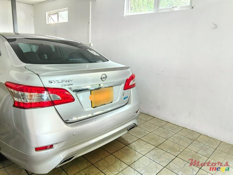 2015' Nissan Bluebird Sylphy photo #5