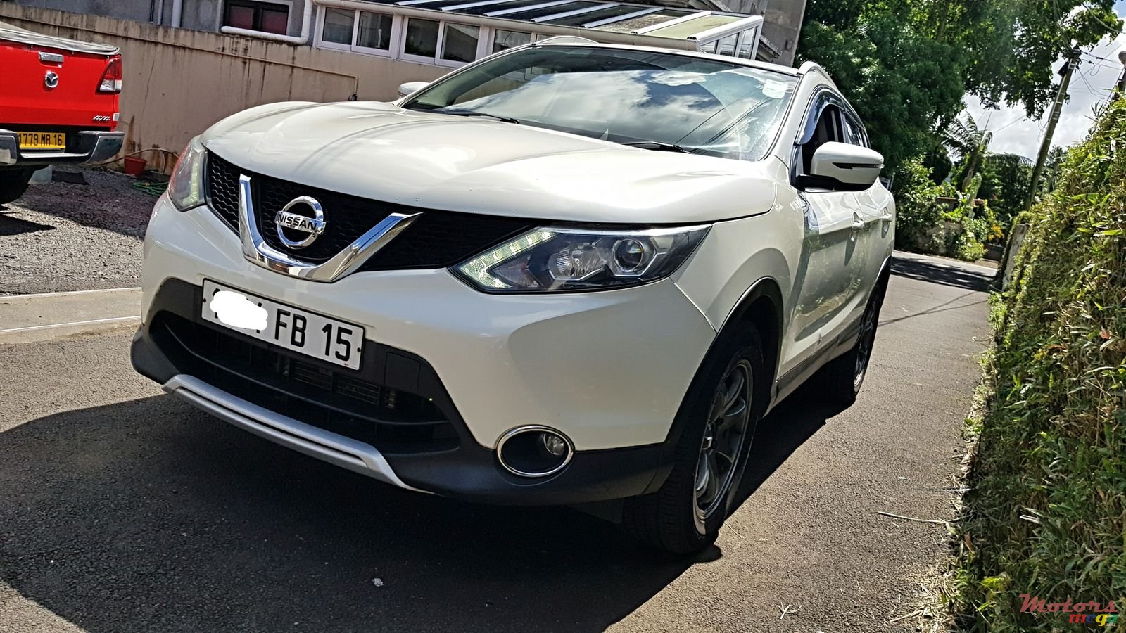 2015' Nissan Qashqai Automatic photo #2