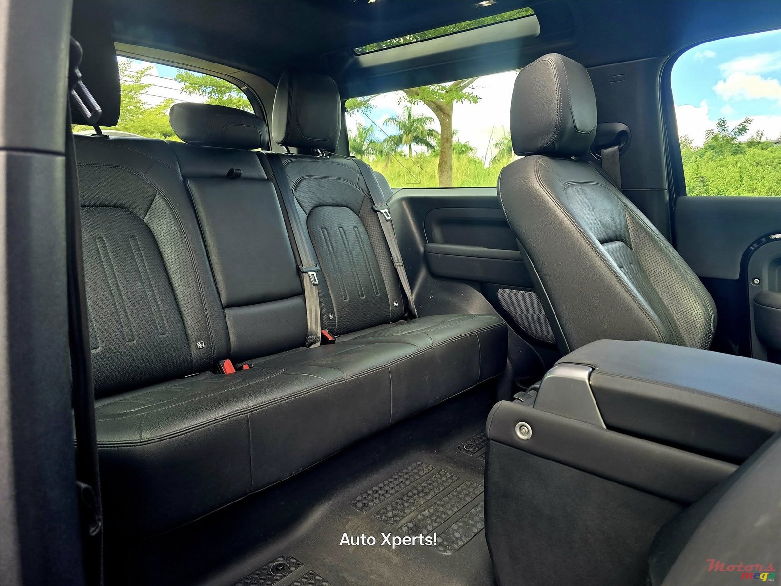 2021' Land Rover Defender photo #5