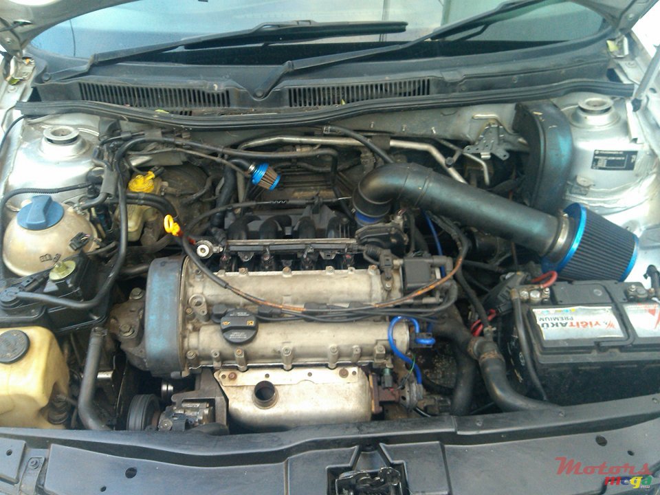 2002' Volkswagen Bora photo #10