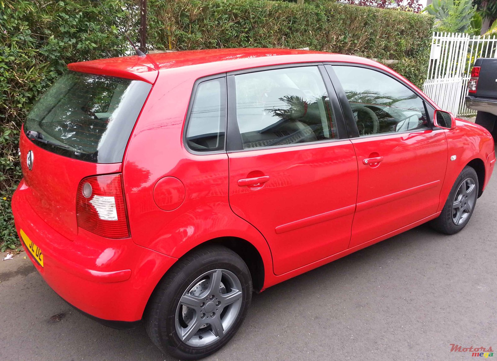 2002' Volkswagen Polo photo #3