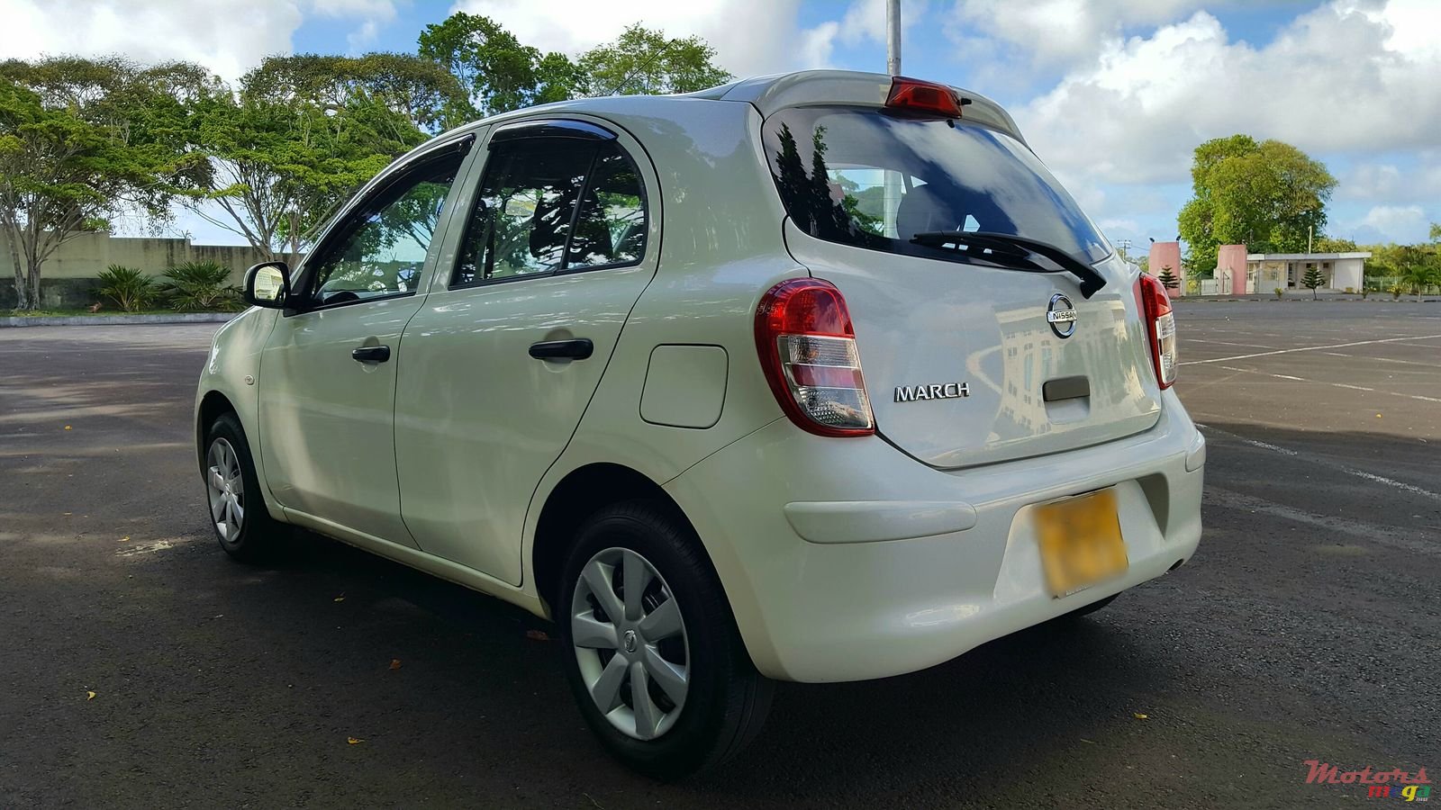 2011' Nissan March photo #5