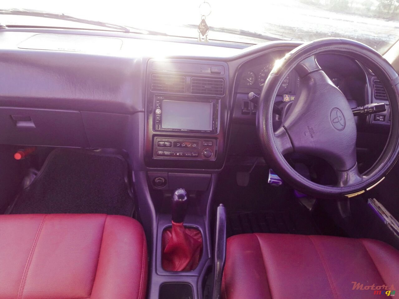 2000' Toyota Carina photo #2