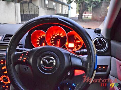 2004' Mazda Axela Sport photo #4