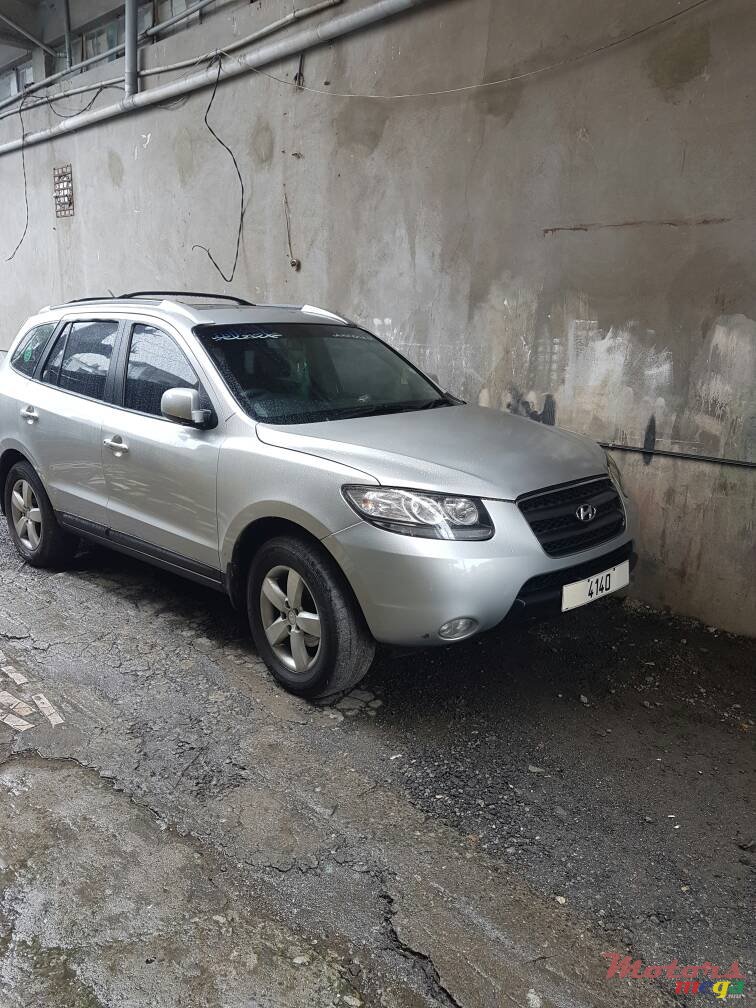 2007' Hyundai Santa Fe photo #2