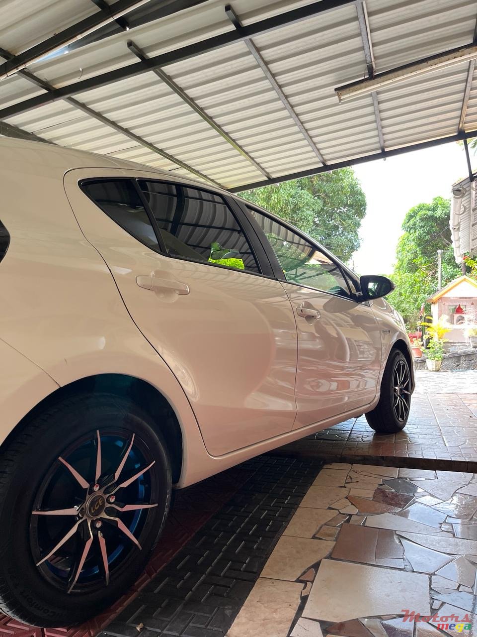 2016' Toyota Aqua photo #7