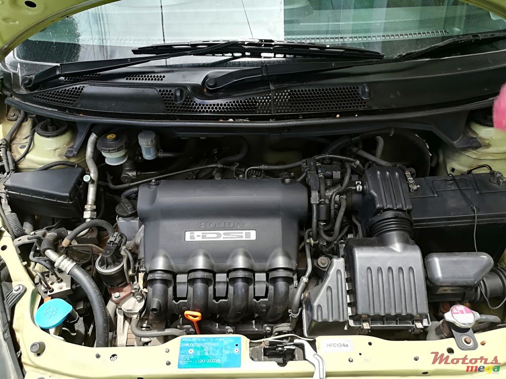 2005' Honda Jazz photo #6