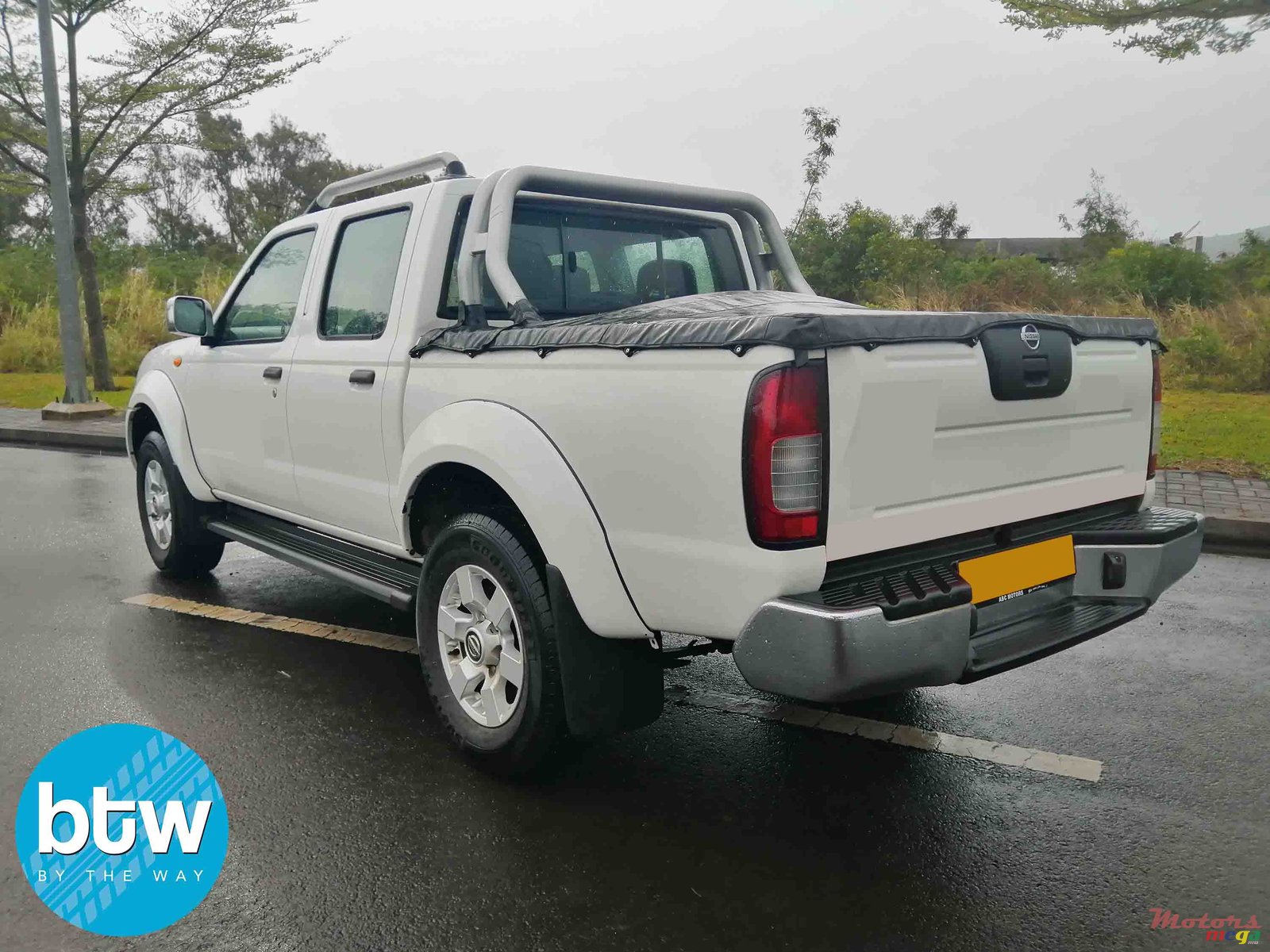 2019' Nissan Hardbody photo #3