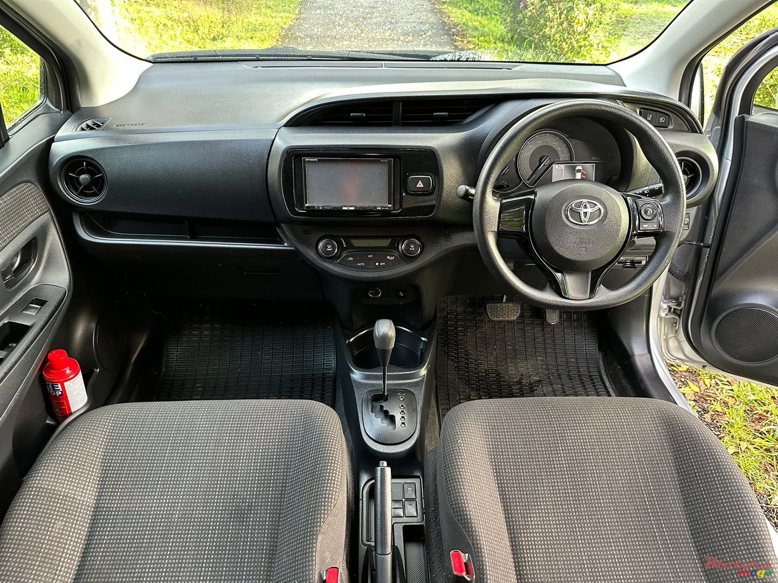 2017' Toyota Vitz Hybrid photo #5