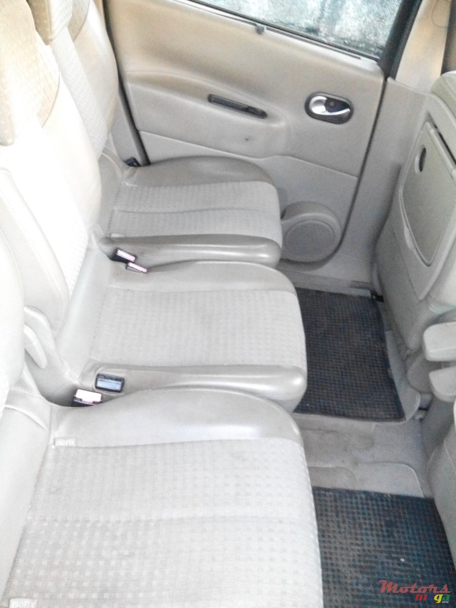 2006' Renault Scenic photo #4