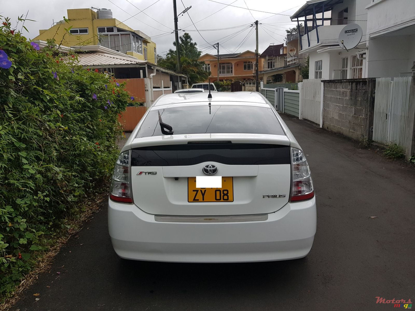 2008' Toyota Prius photo #4