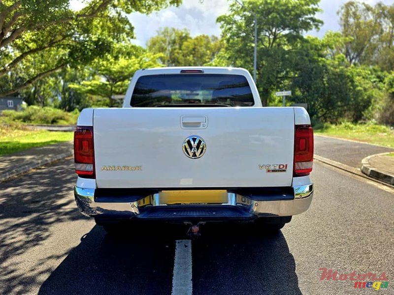 2018' Volkswagen Amarok photo #3