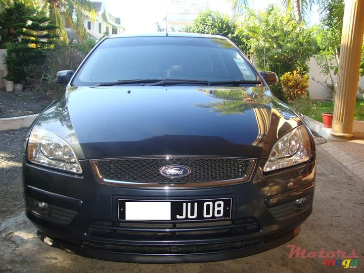 2008' Ford Focus photo #3