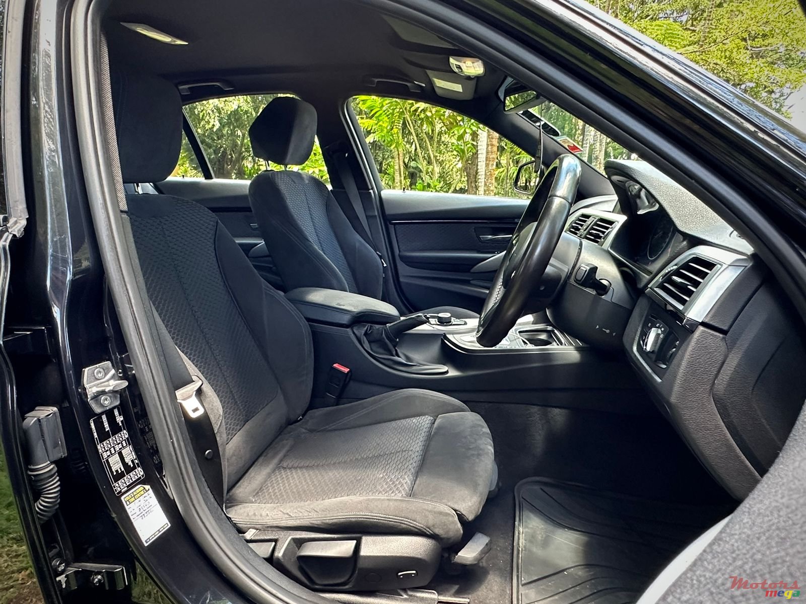 2016' BMW 318i M sport photo #7