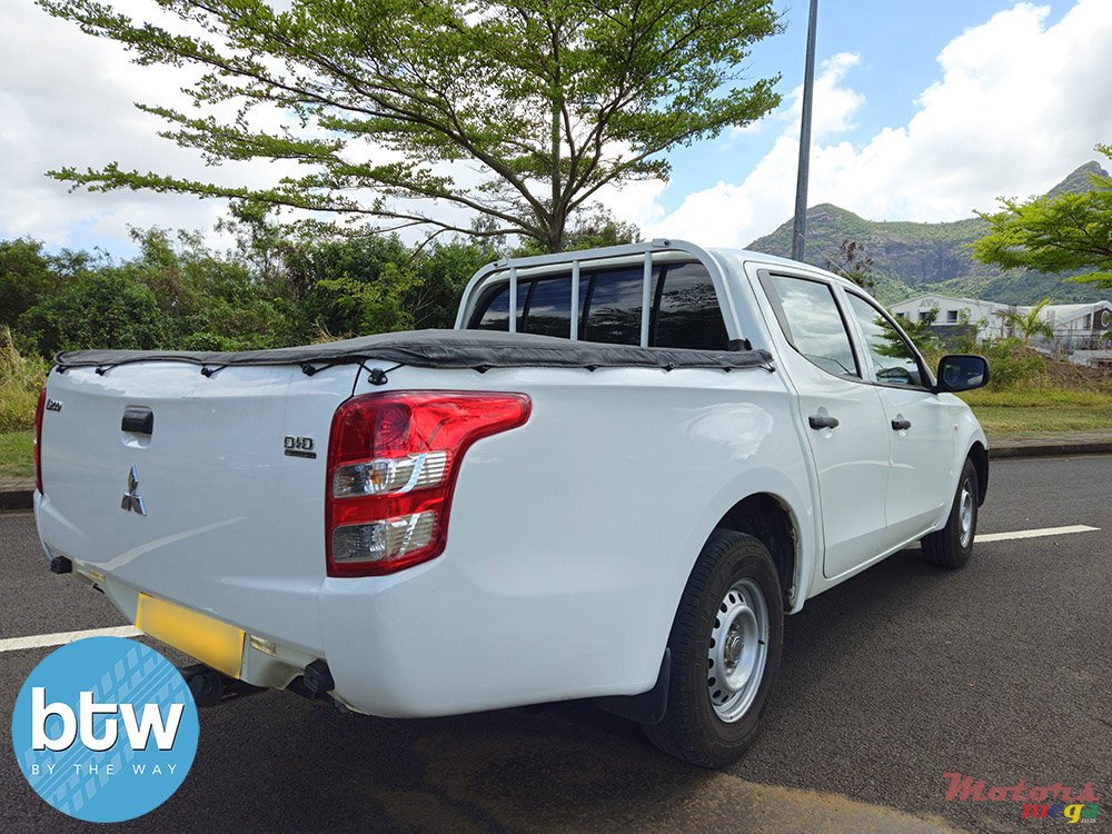 2020' Mitsubishi L 200 Double Cab 4X2 Pick UP photo #4