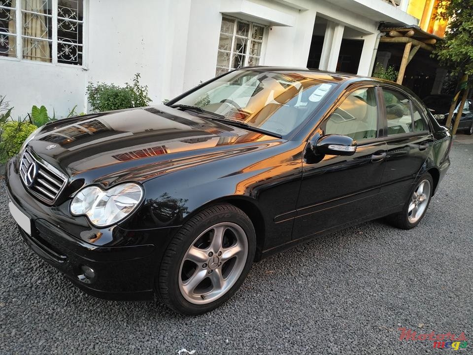 2007' Mercedes-Benz C-Class C180 Kompressor photo #4