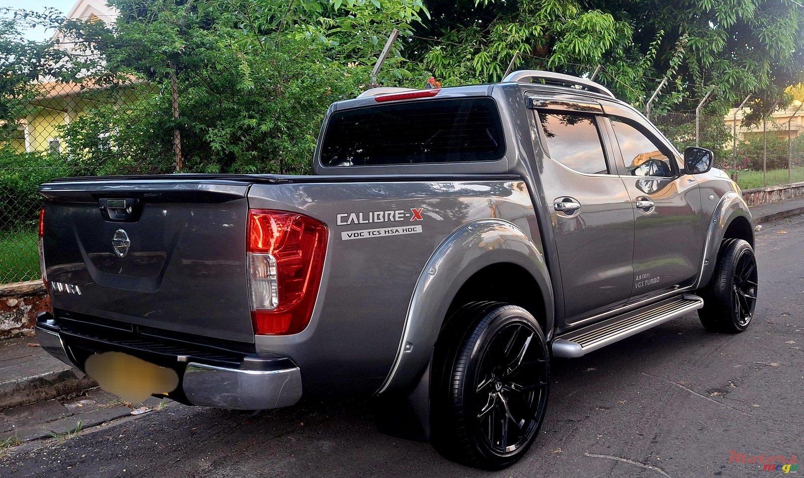 2019' Nissan Navara photo #2