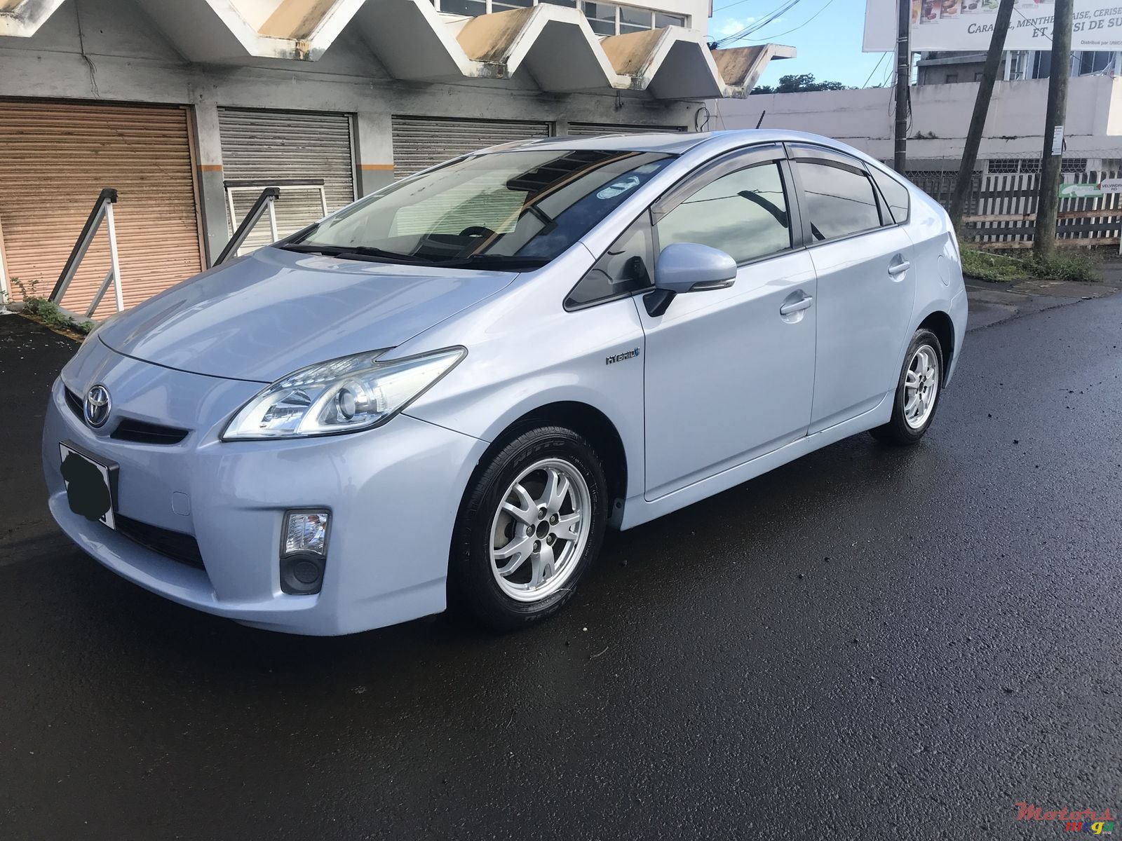 2010' Toyota Prius 3rd gen photo #1