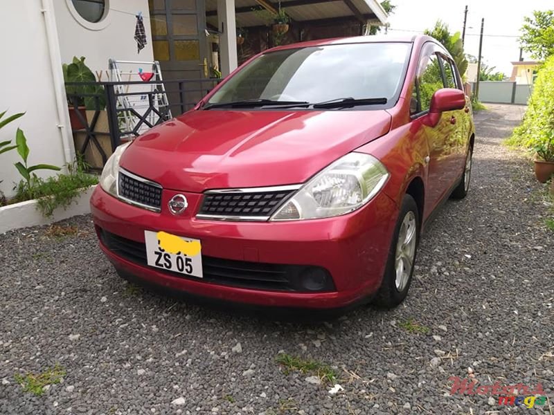 2005' Nissan Tiida HATCHBACK photo #1