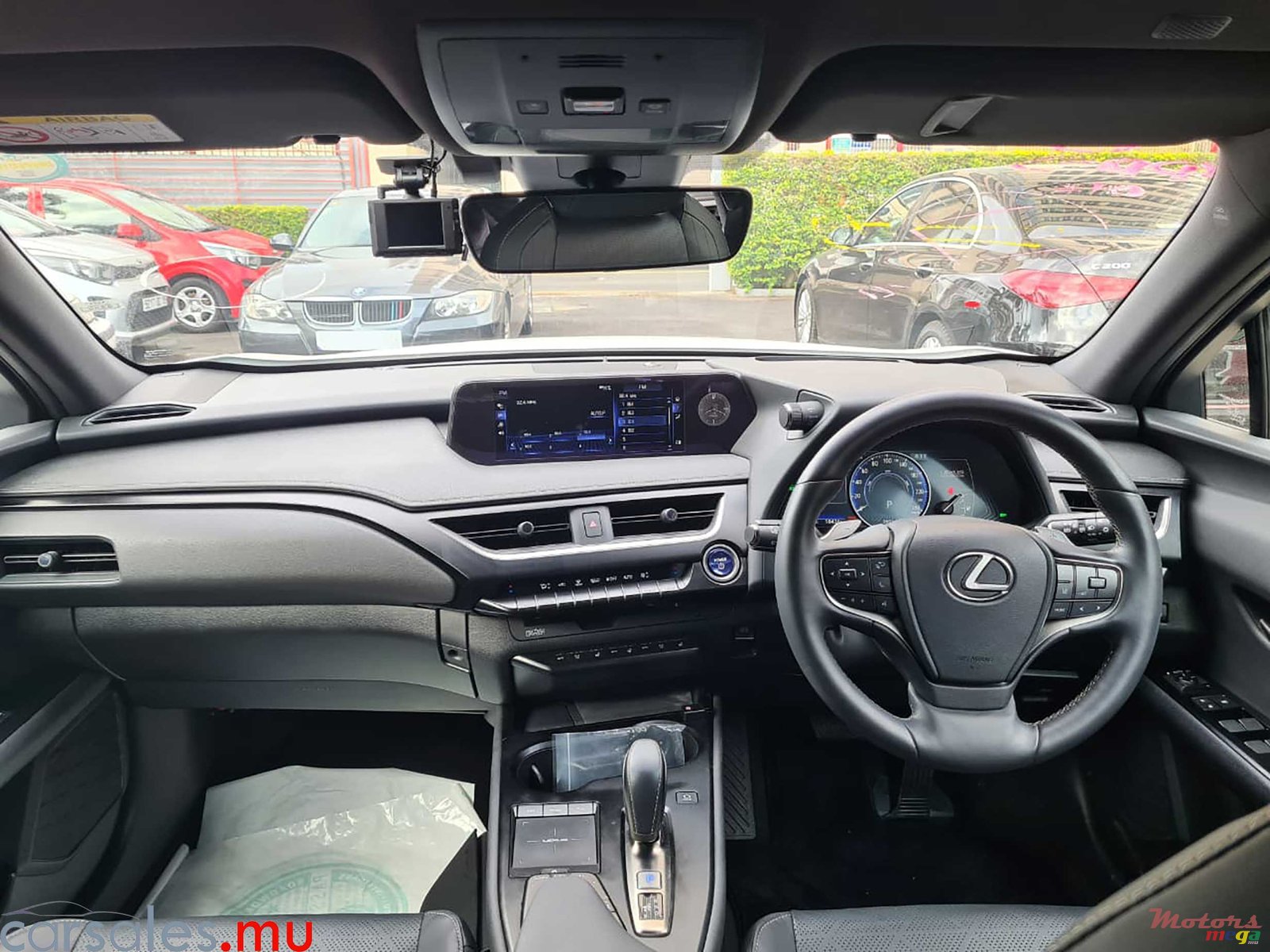 2022' Lexus UX 300e 152kW photo #6