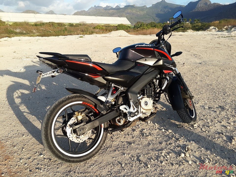 2013' Baja Pulsar photo #2