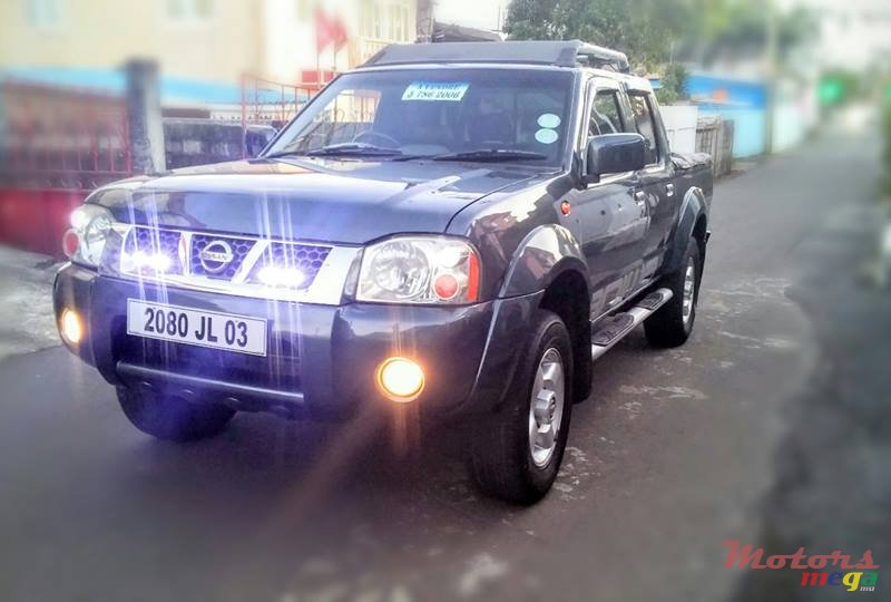 2003' Nissan Hardbody Hardbody Predator 3.0 16VTD photo #1