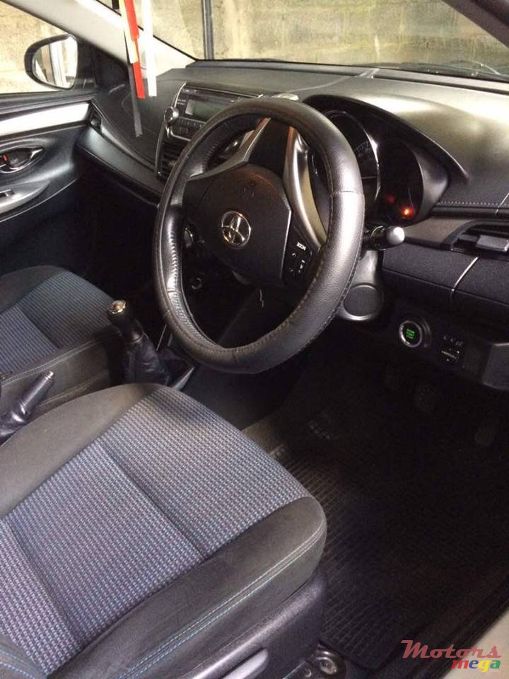 2014' Toyota Yaris photo #2