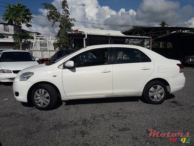 2007' Toyota Belta photo #3