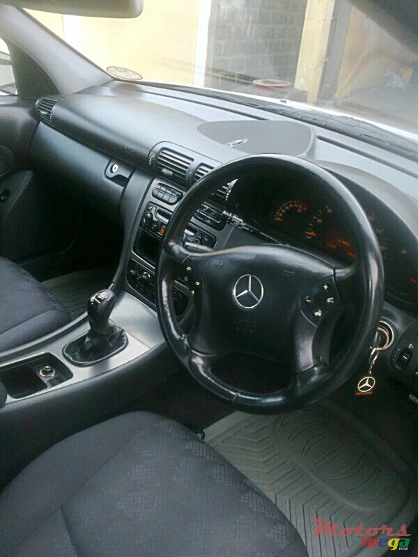 2001' Mercedes-Benz C-Class AVANTGARDE C180 photo #4