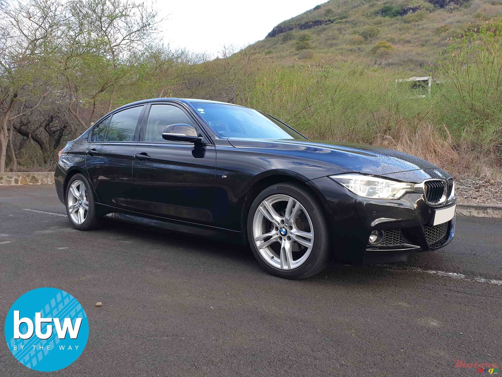 2016' BMW 3 Series 318i M Sport Package photo #1