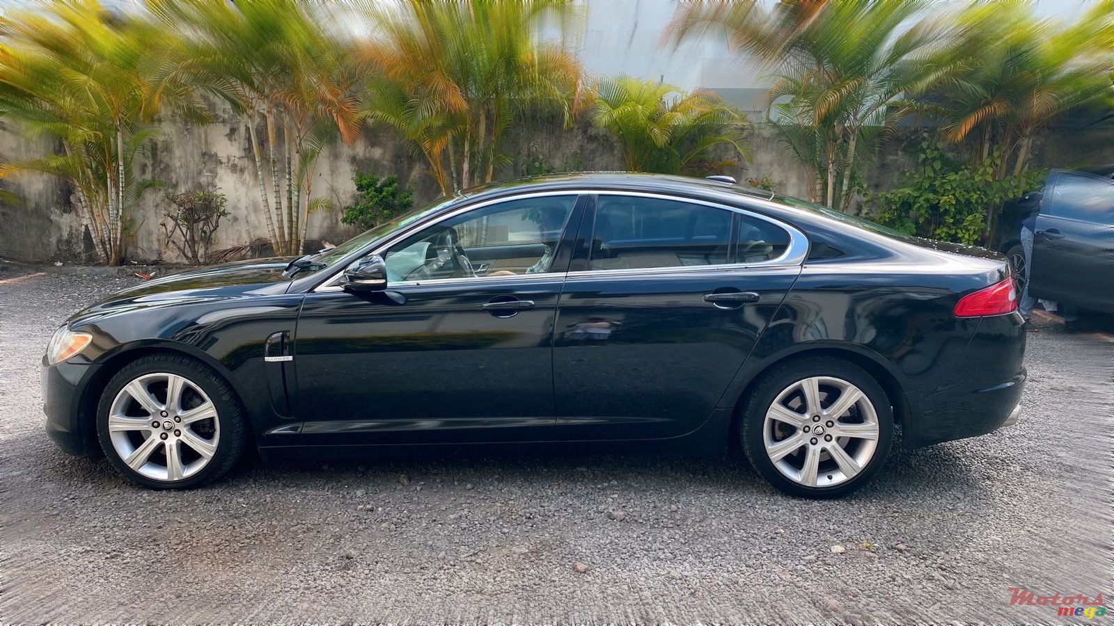 2010' Jaguar XF (X250) photo #3