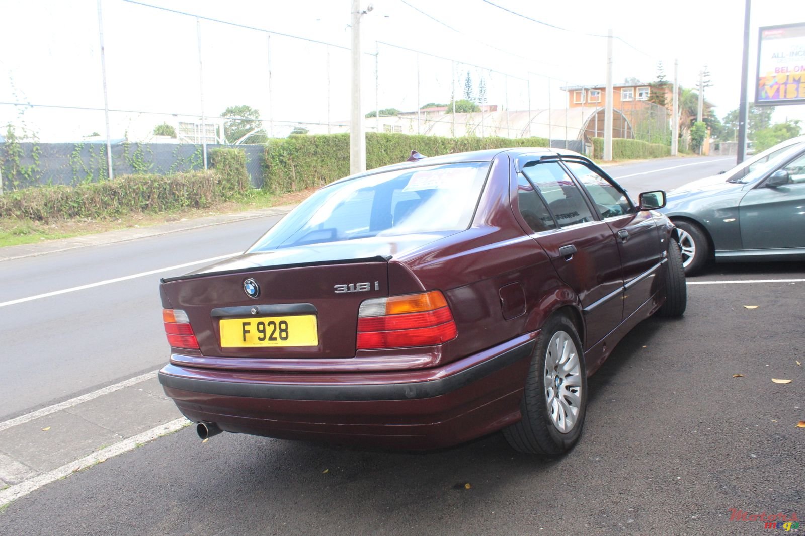 1996' BMW 318 photo #1