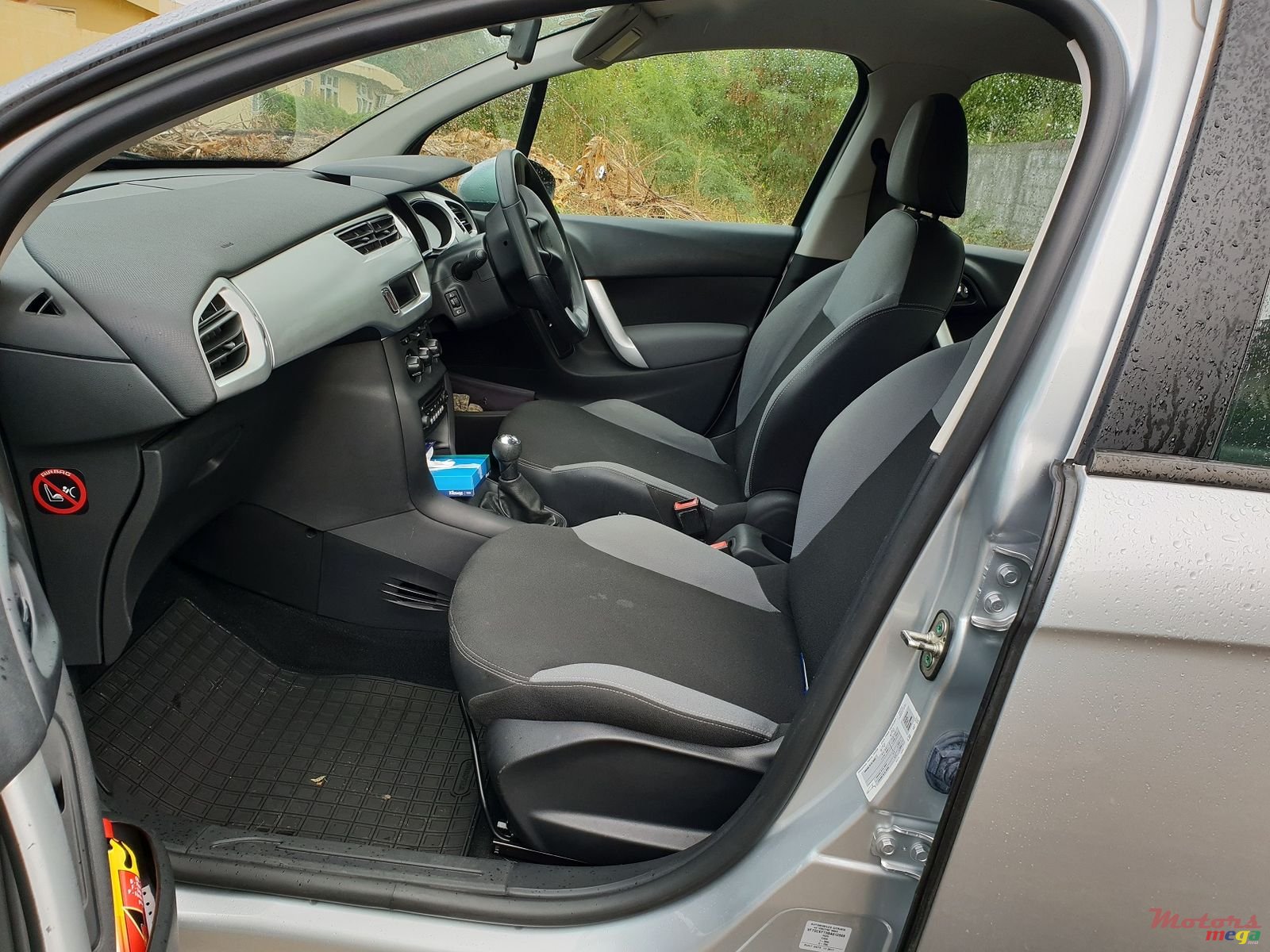 2012' Citroen C3 photo #6