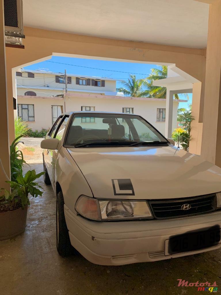 1995' Hyundai Excel photo #3